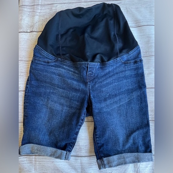 Isabel Maternity by Ingrid & Isabel Bermuda Denim Shorts Size 4 - Picture 1 of 5